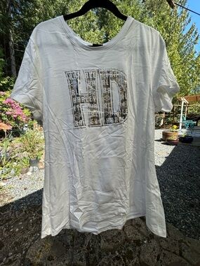 NWOT Harley-Davidson White T-Shirt with Black and Gold Graphic
